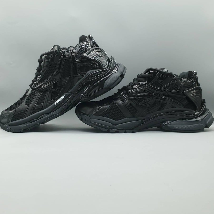 Balenciag* Runner Sneaker 
