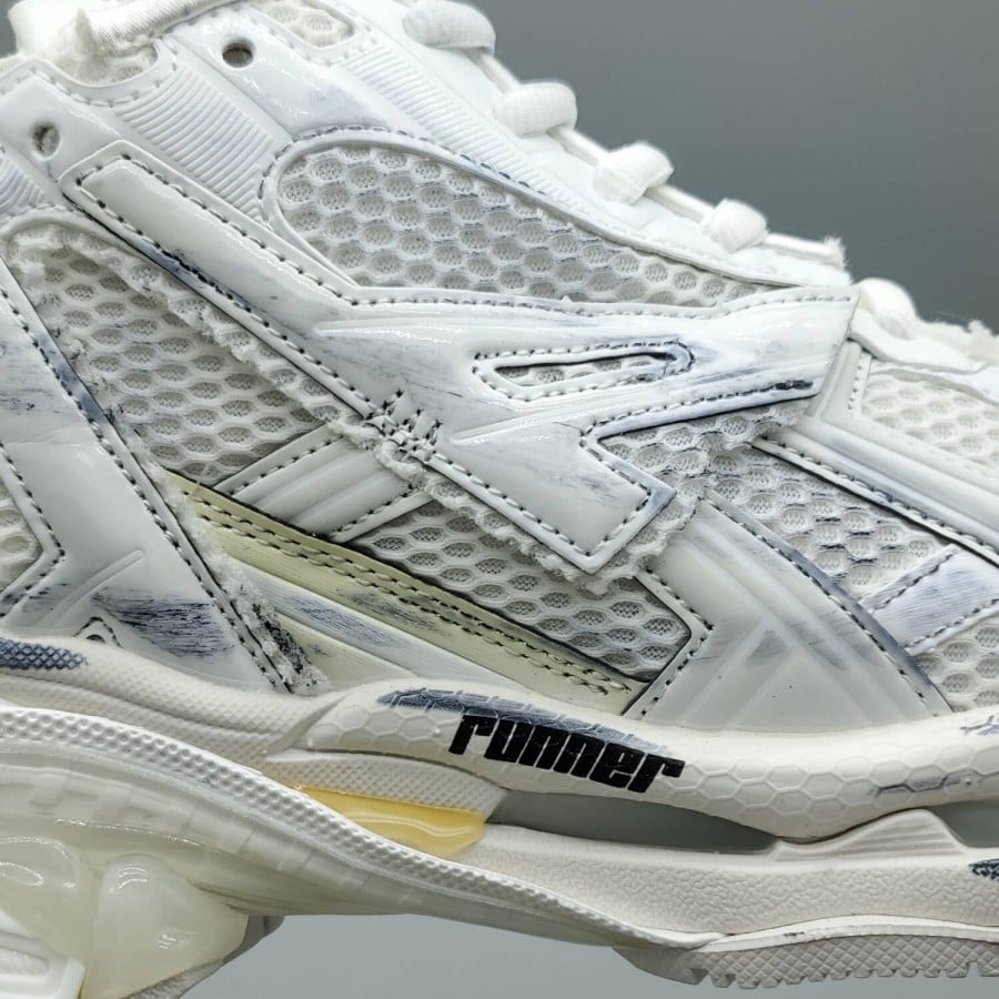 Balenciag* Runner Sneaker 