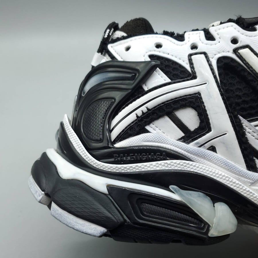 Balenciag* Runner Sneaker 