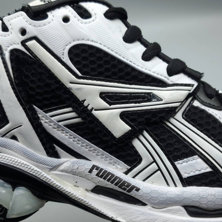 Balenciag* Runner Sneaker 