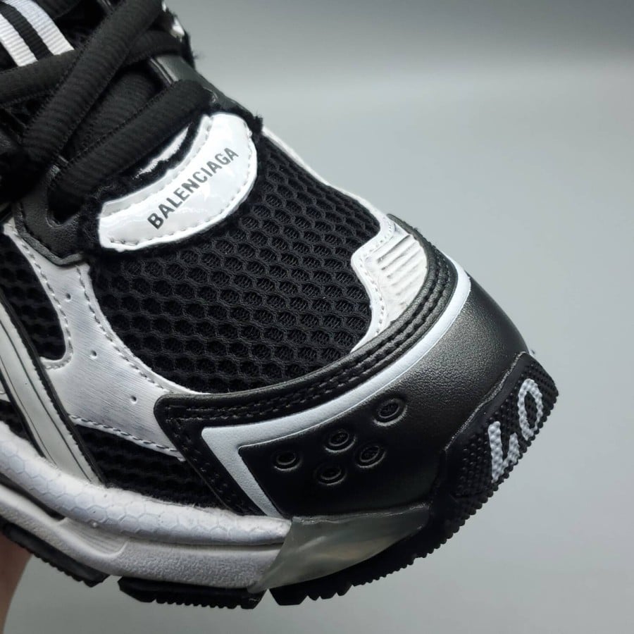 Balenciag* Runner Sneaker 