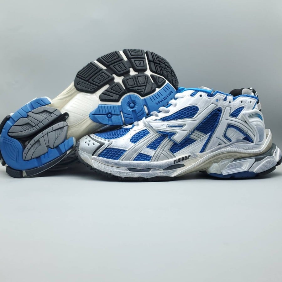 Balenciag* Runner Sneaker 