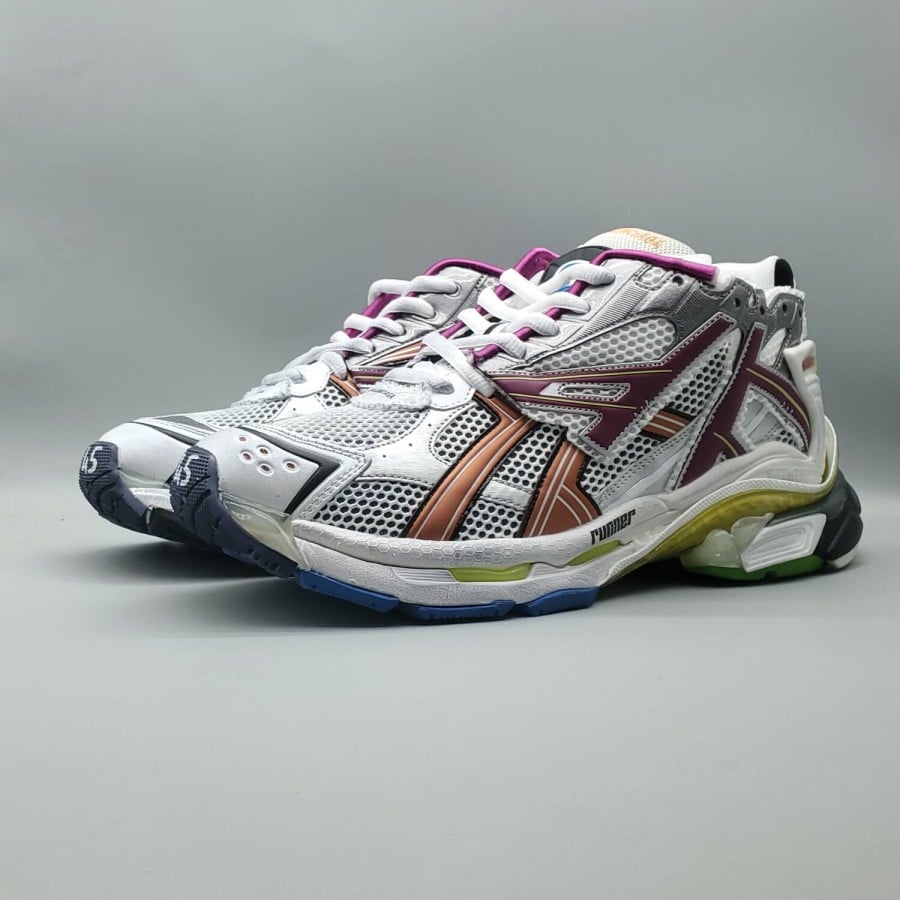 Balenciag* Runner Sneaker 