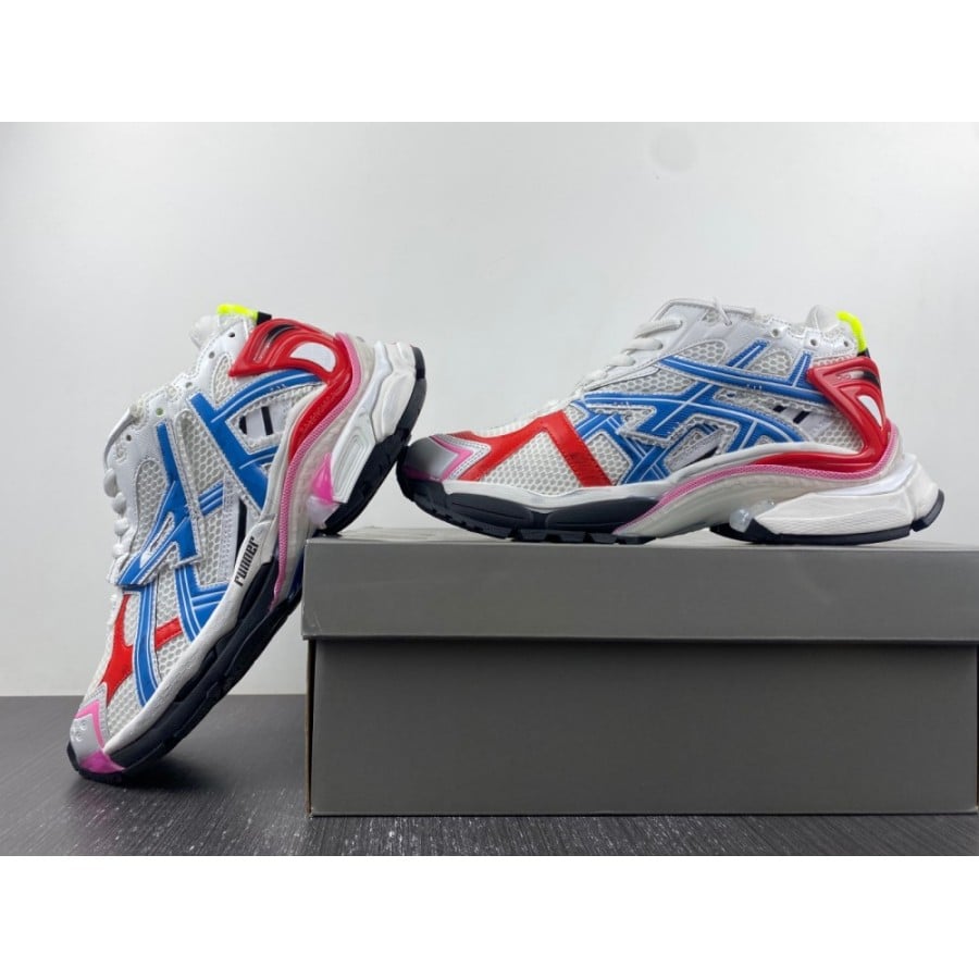 Balenciag* Runner Sneaker 