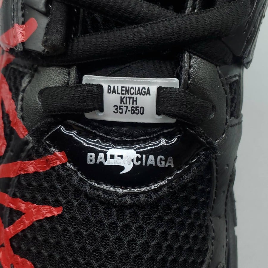 Balenciag* Runner Sneaker 