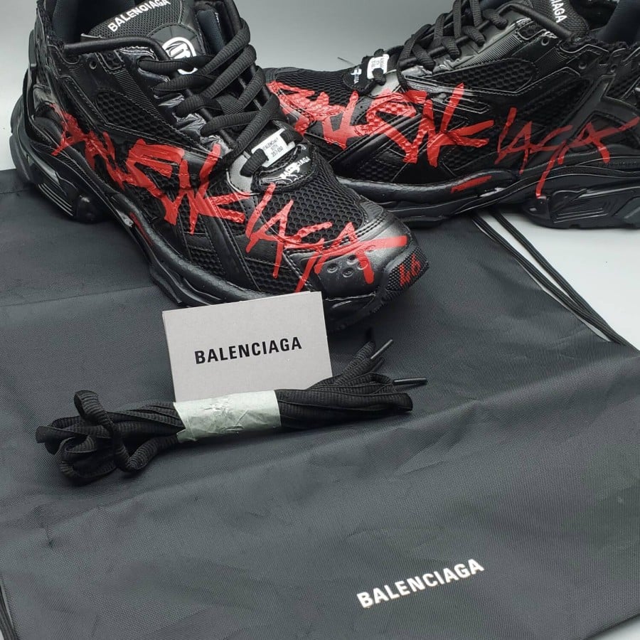 Balenciag* Runner Sneaker 