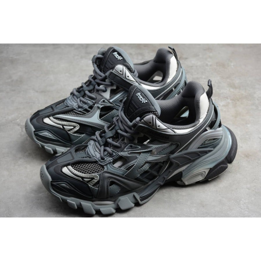Balenciag* Track.2 Sneaker 