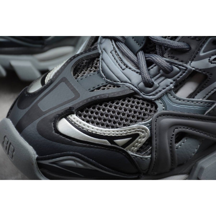 Balenciag* Track.2 Sneaker 