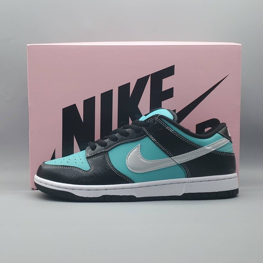 Diamond Supply Co. x Dunk Low Pro SB 
