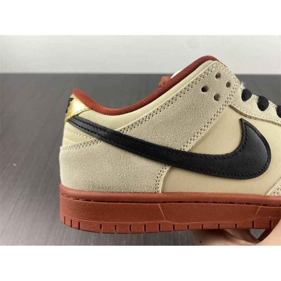 Dunk Low SB