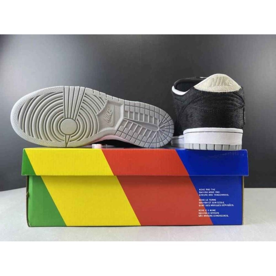 Medicom Toy x Dunk Low SB