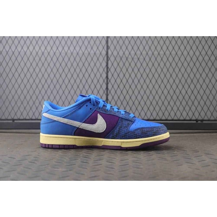 Undefeated x Dunk Low SP
