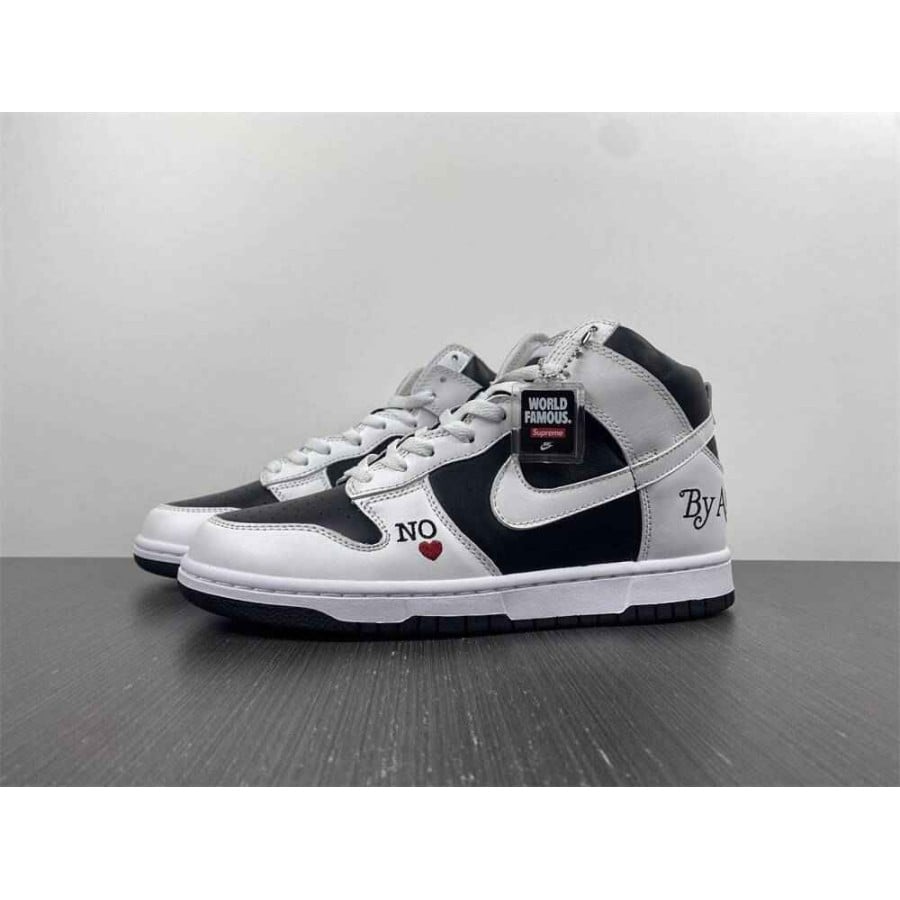 Supreme x Dunk High SB