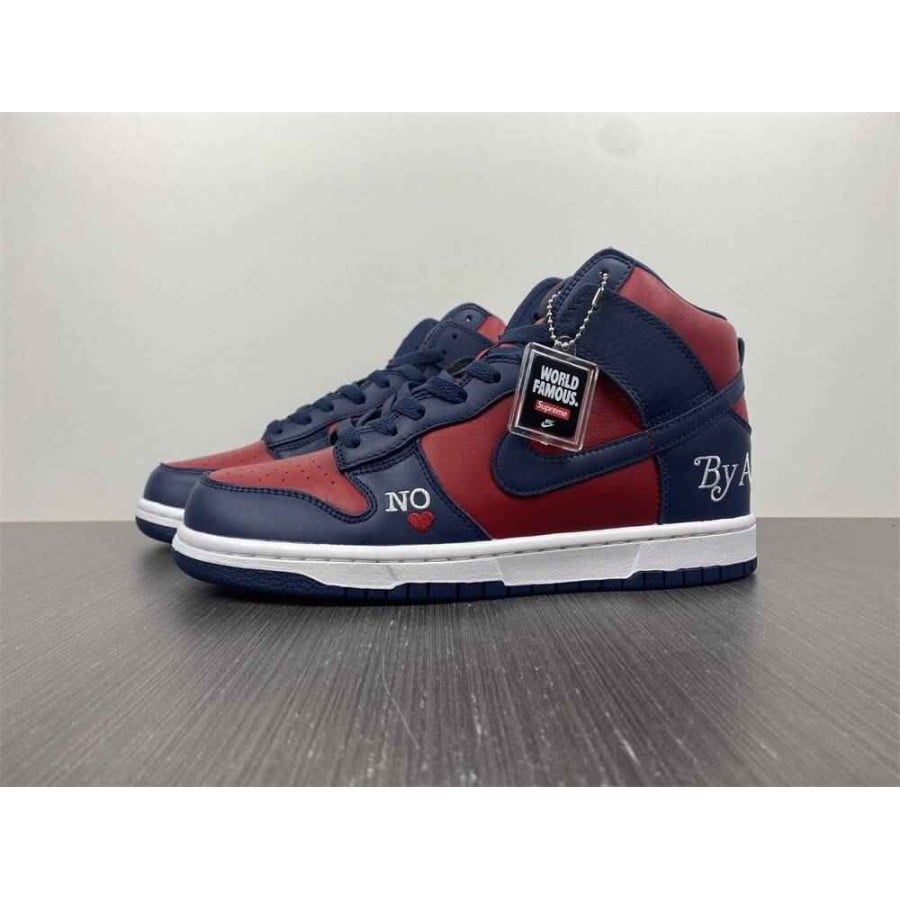Supreme x Dunk High SB 