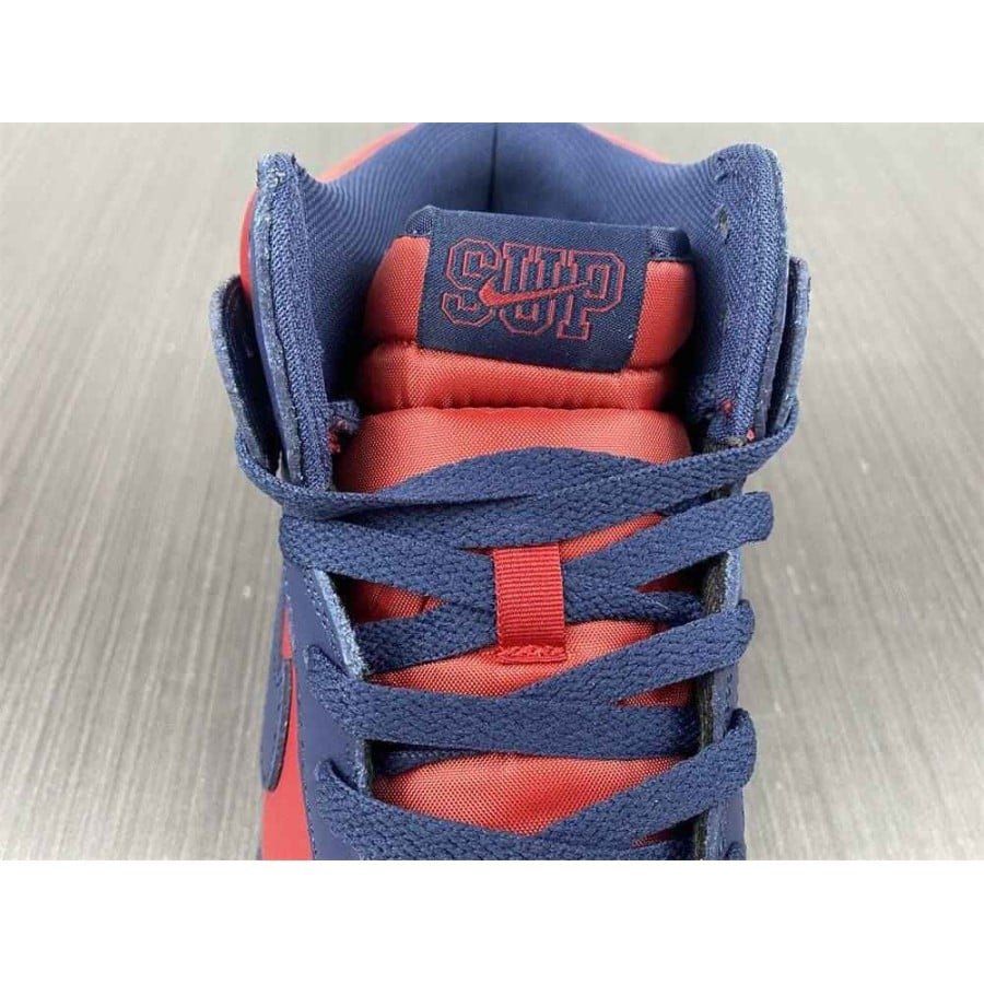 Supreme x Dunk High SB 