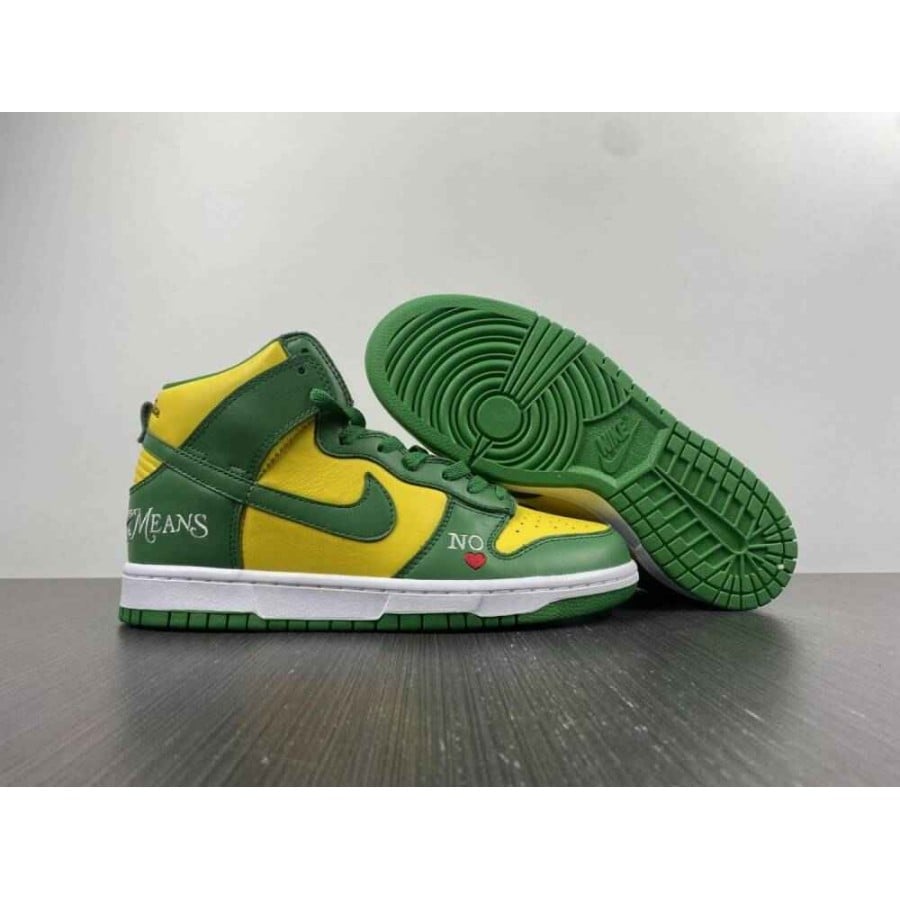 Supreme x Dunk High SB 