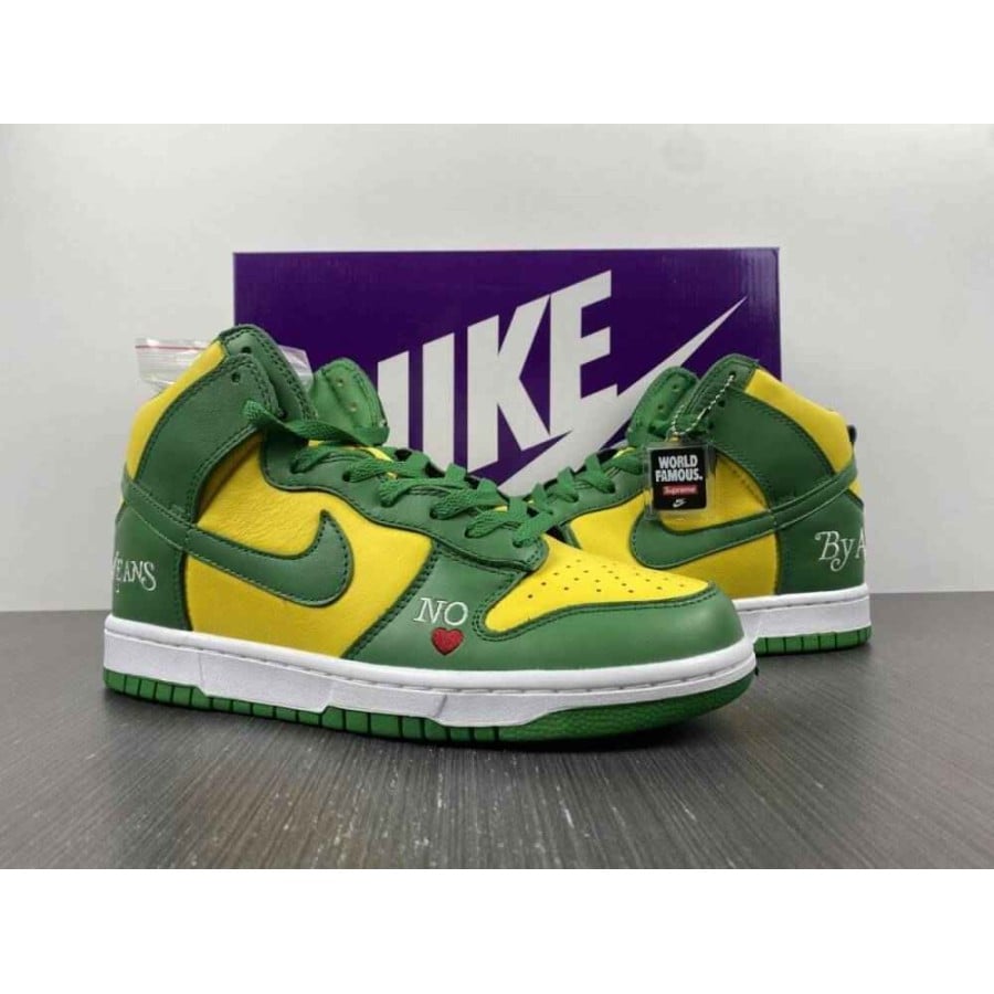 Supreme x Dunk High SB 