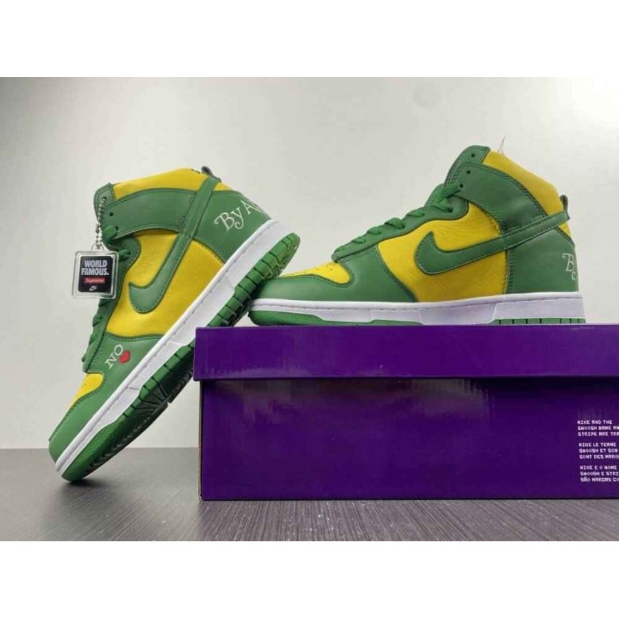 Supreme x Dunk High SB 