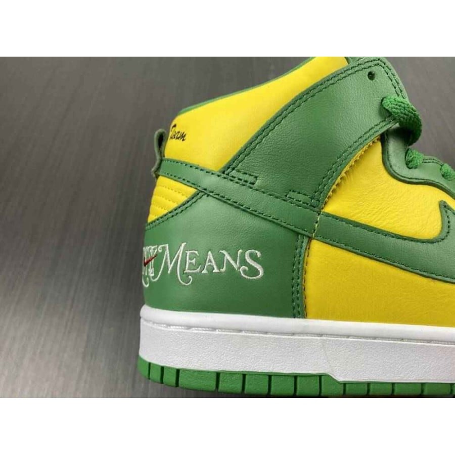 Supreme x Dunk High SB 