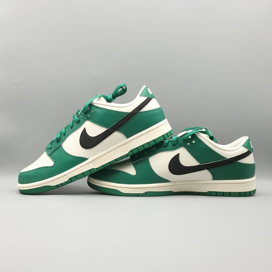 Dunk Low SE