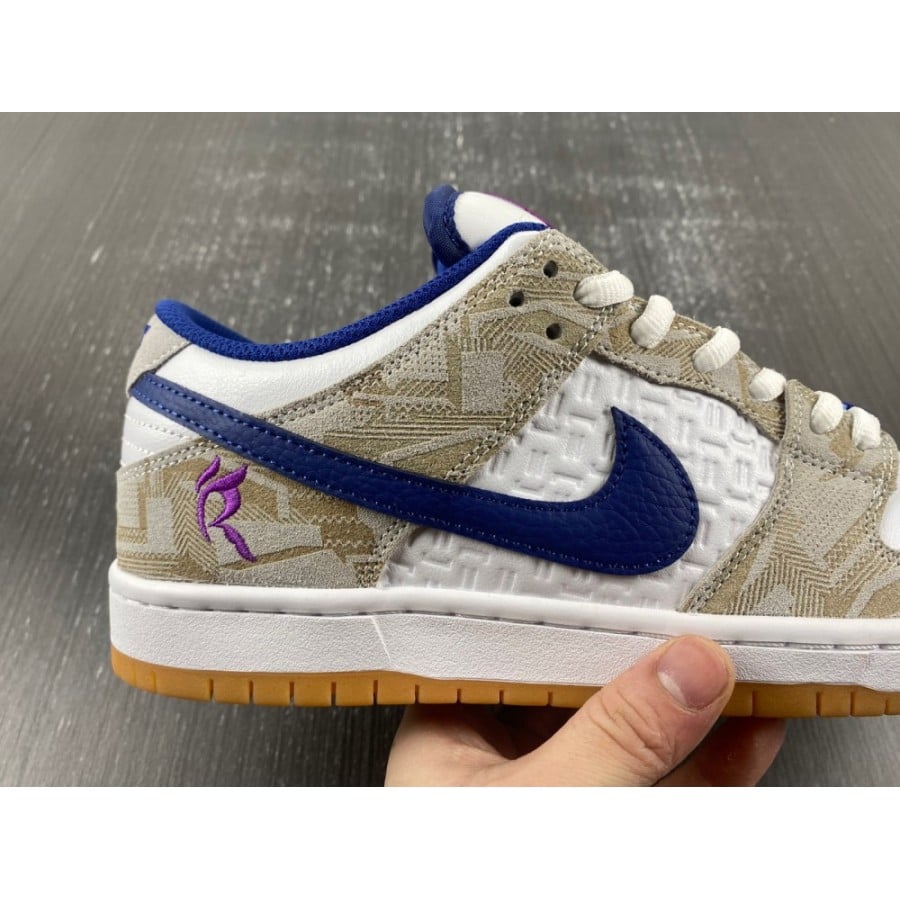 Rayssa Leal x Dunk Low SB 
