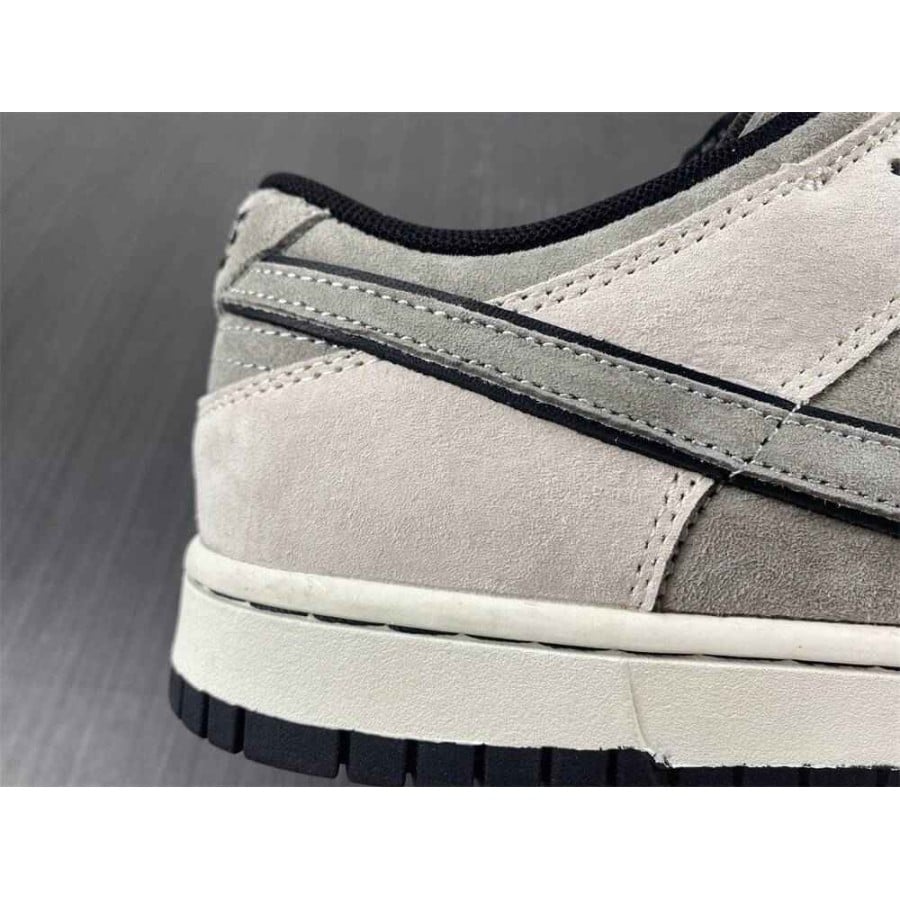 Otomo Katsuhiro x Nike SB Dunk Low 'Steamboy OST White Black'