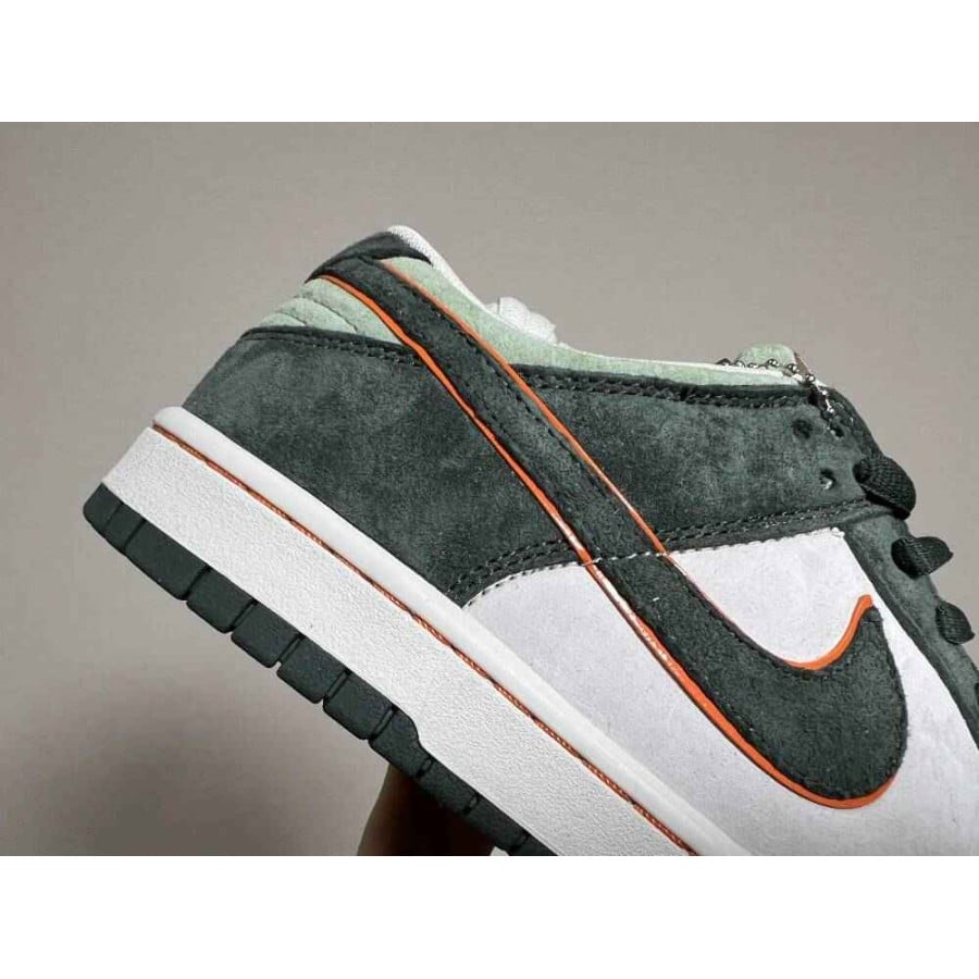 Otomo Katsuhiro x Nike SB Dunk Low 