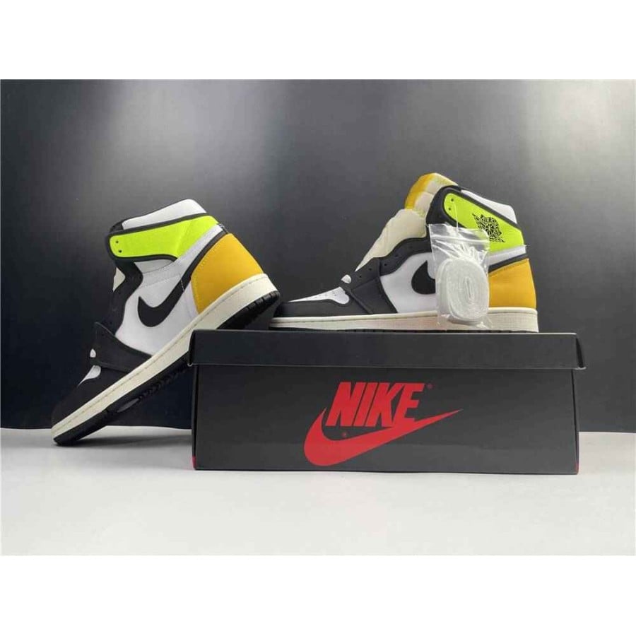 Air Jordan 1 Retro High OG 'Volt Gold'