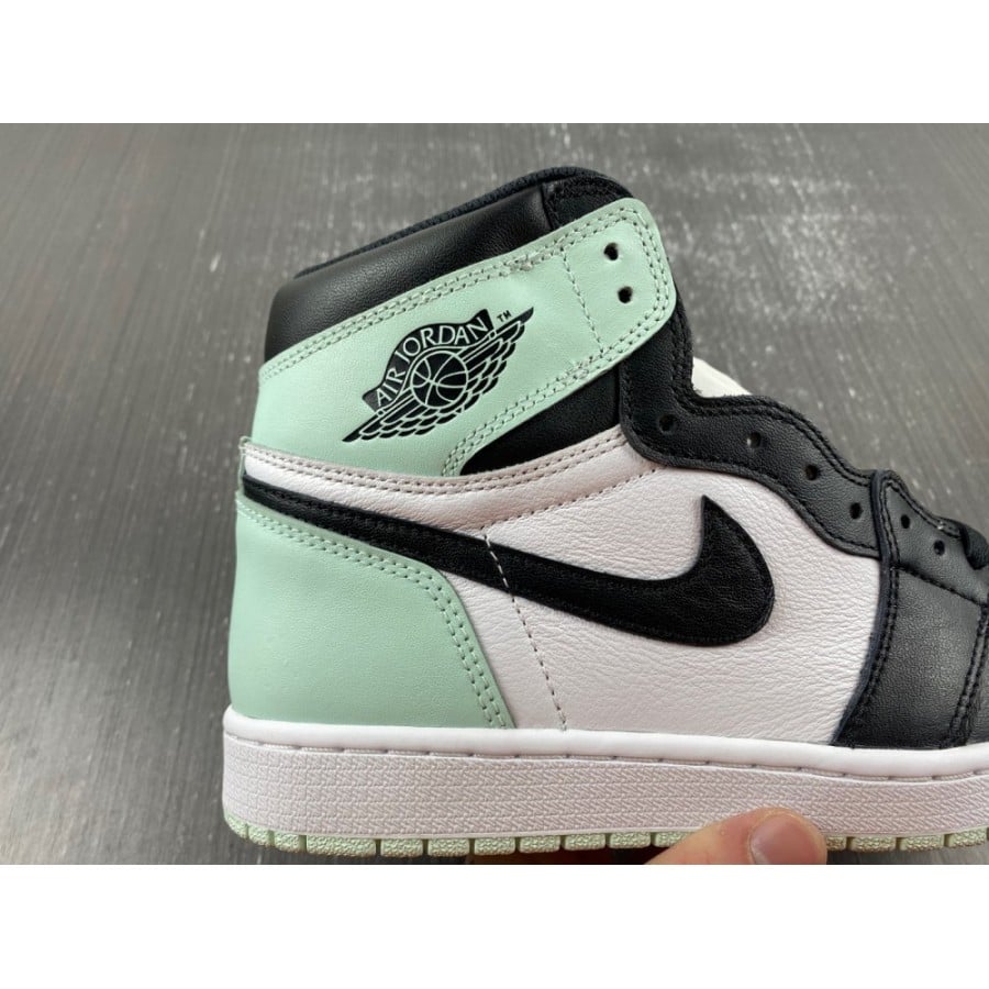 Air Jordan 1 Retro High OG NRG