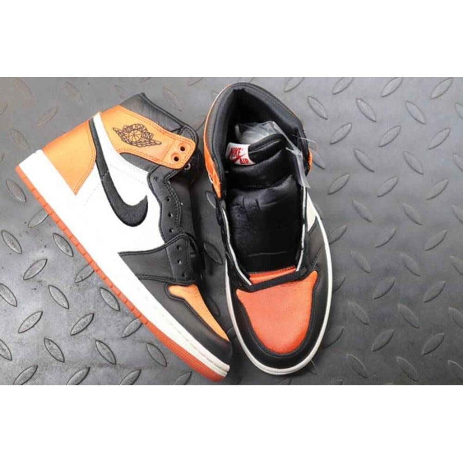Wmns Air Jordan 1 Retro High OG 