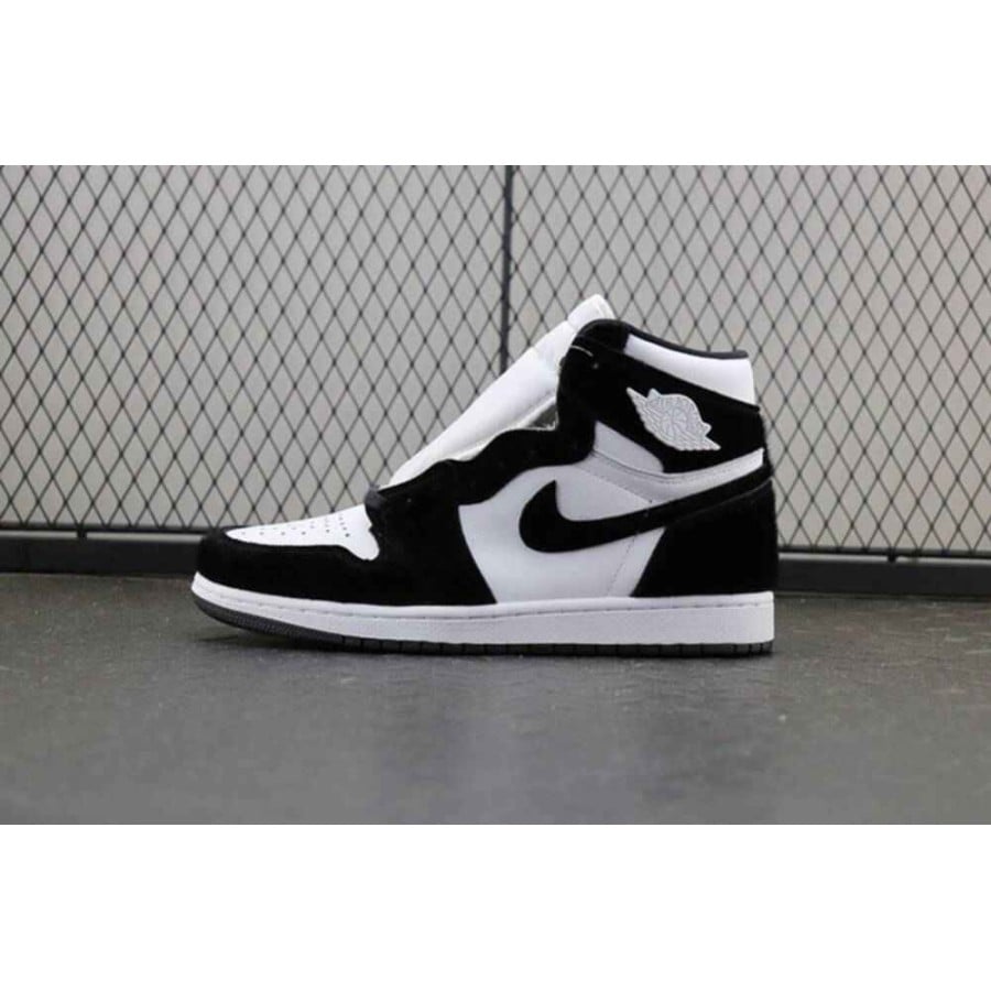 Wmns Air Jordan 1 Retro High OG 