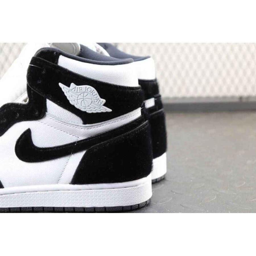 Wmns Air Jordan 1 Retro High OG 