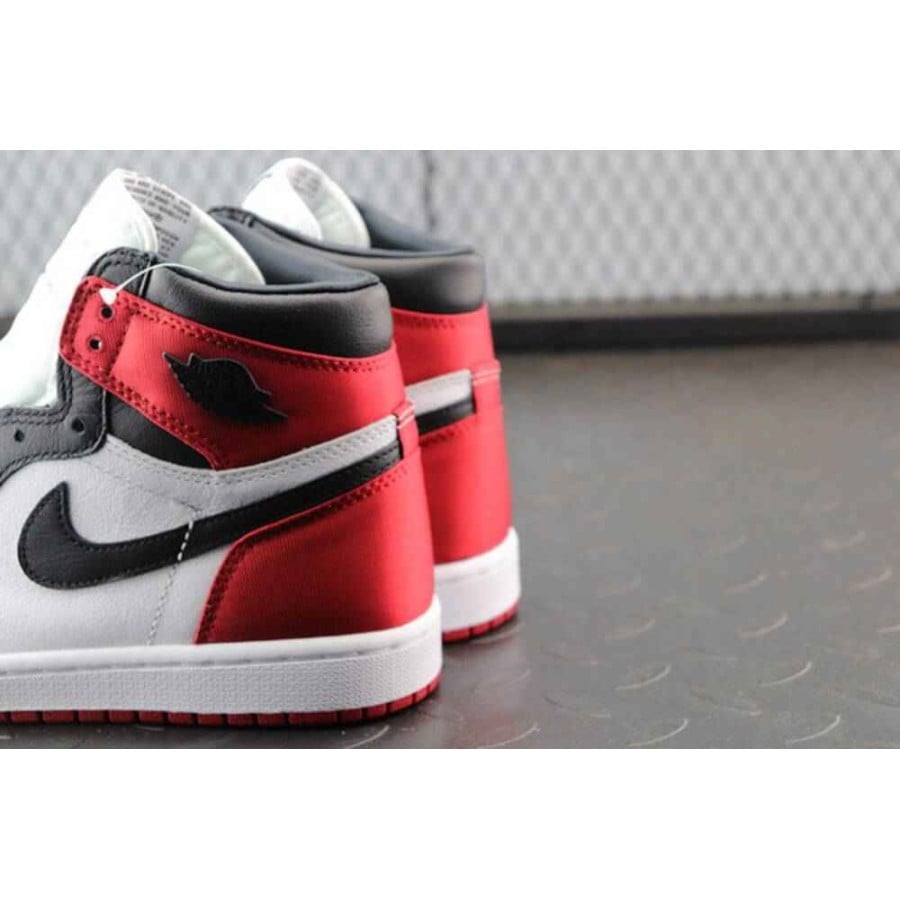 Wmns Air Jordan 1 Retro High 