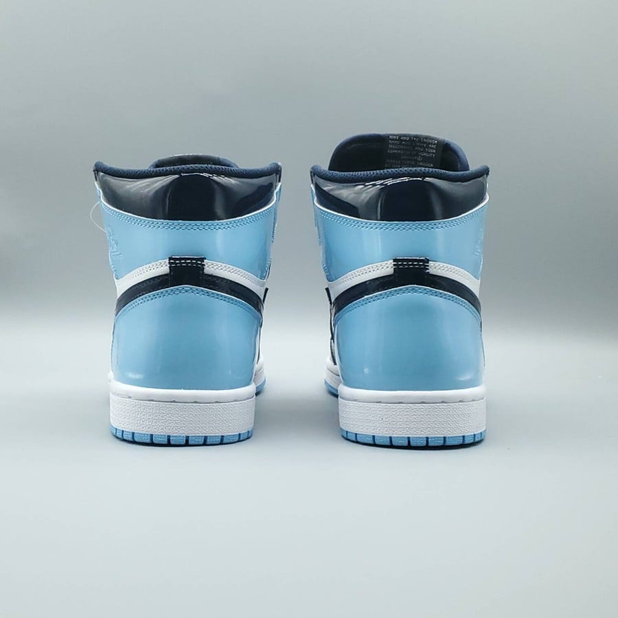 Wmns Air Jordan 1 Retro High OG 
