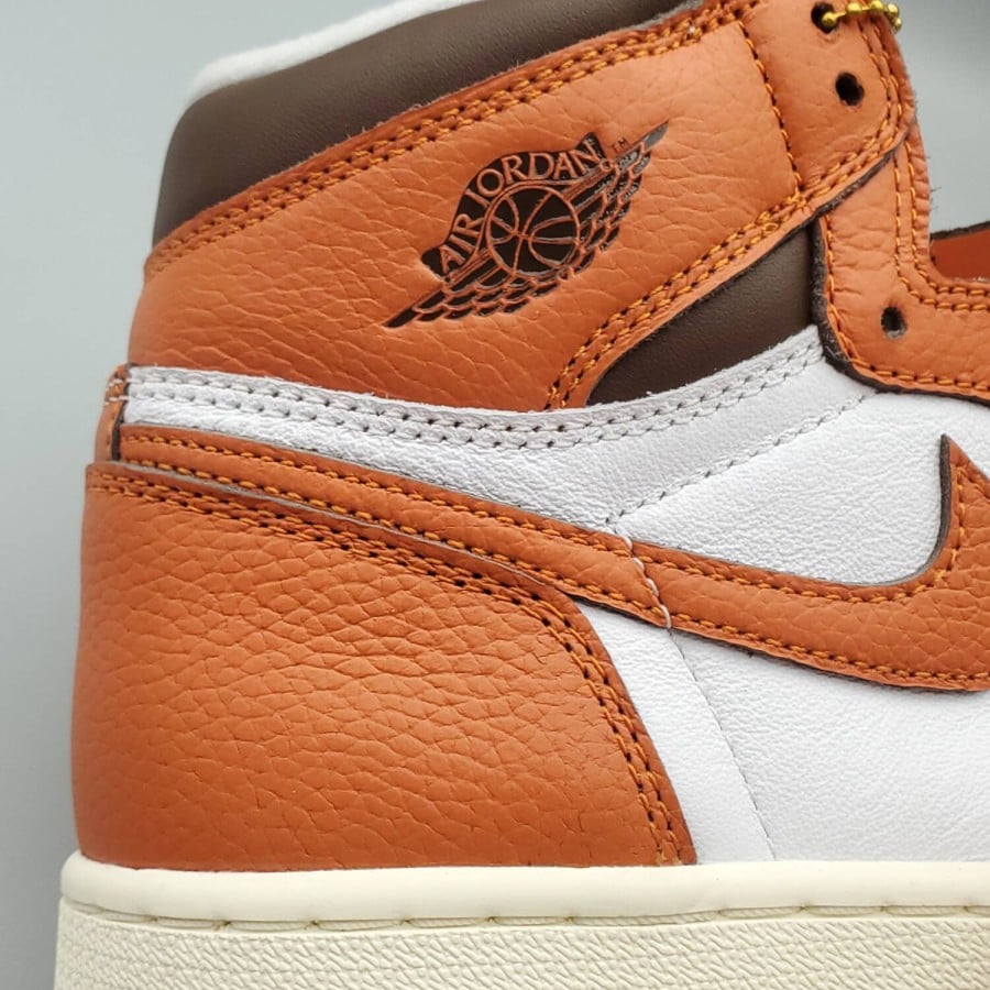 Wmns Air Jordan 1 High OG 