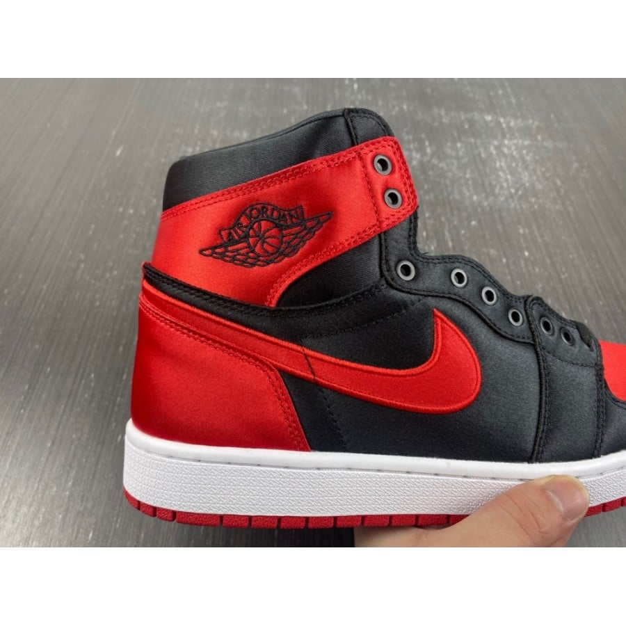 Wmns Air Jordan 1 Retro High OG 