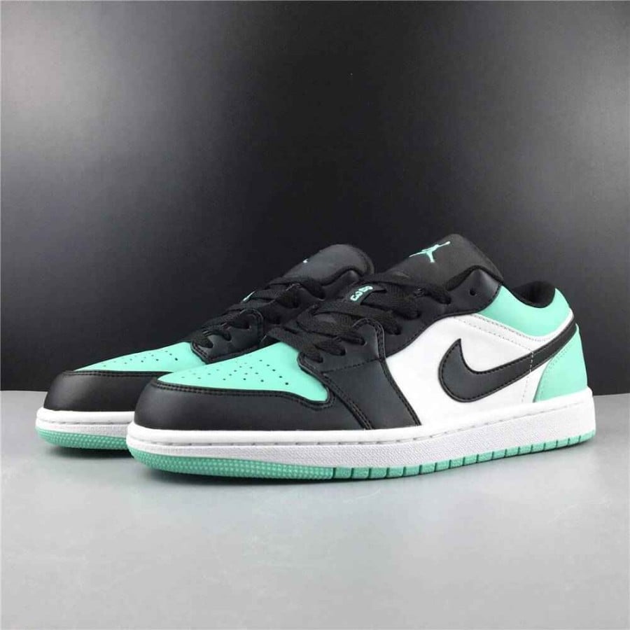 Air Jordan 1 Retro Low 