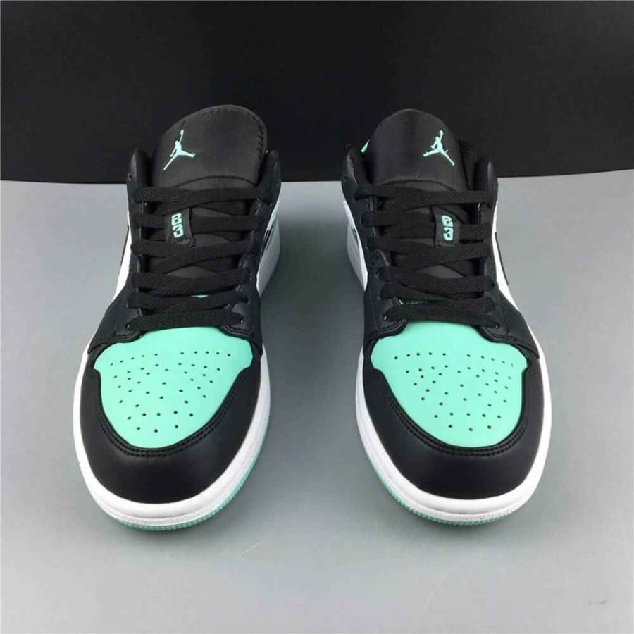 Air Jordan 1 Retro Low 