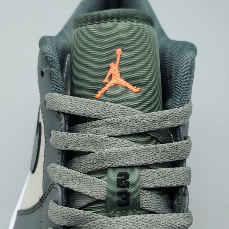 Air Jordan 1 Low 