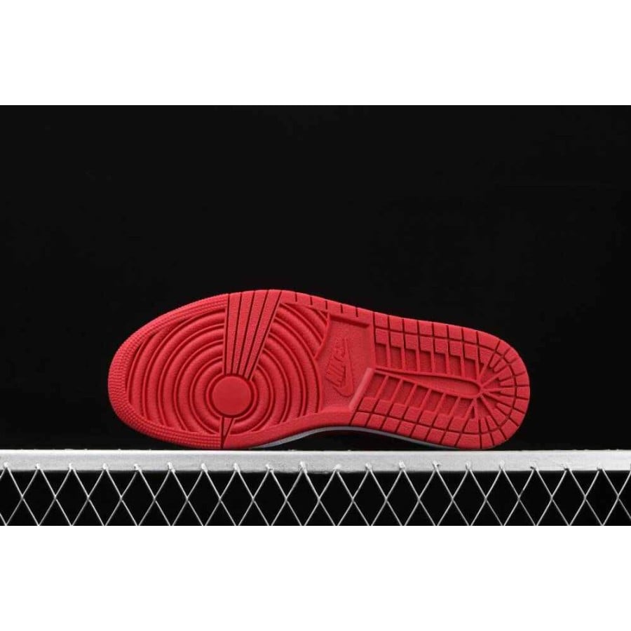 Air Jordan 1 Retro Low 