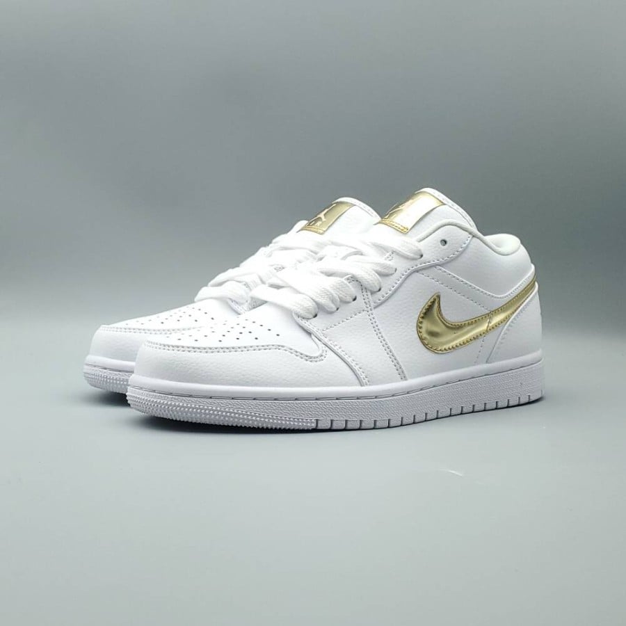 Wmns Air Jordan 1 Retro Low 