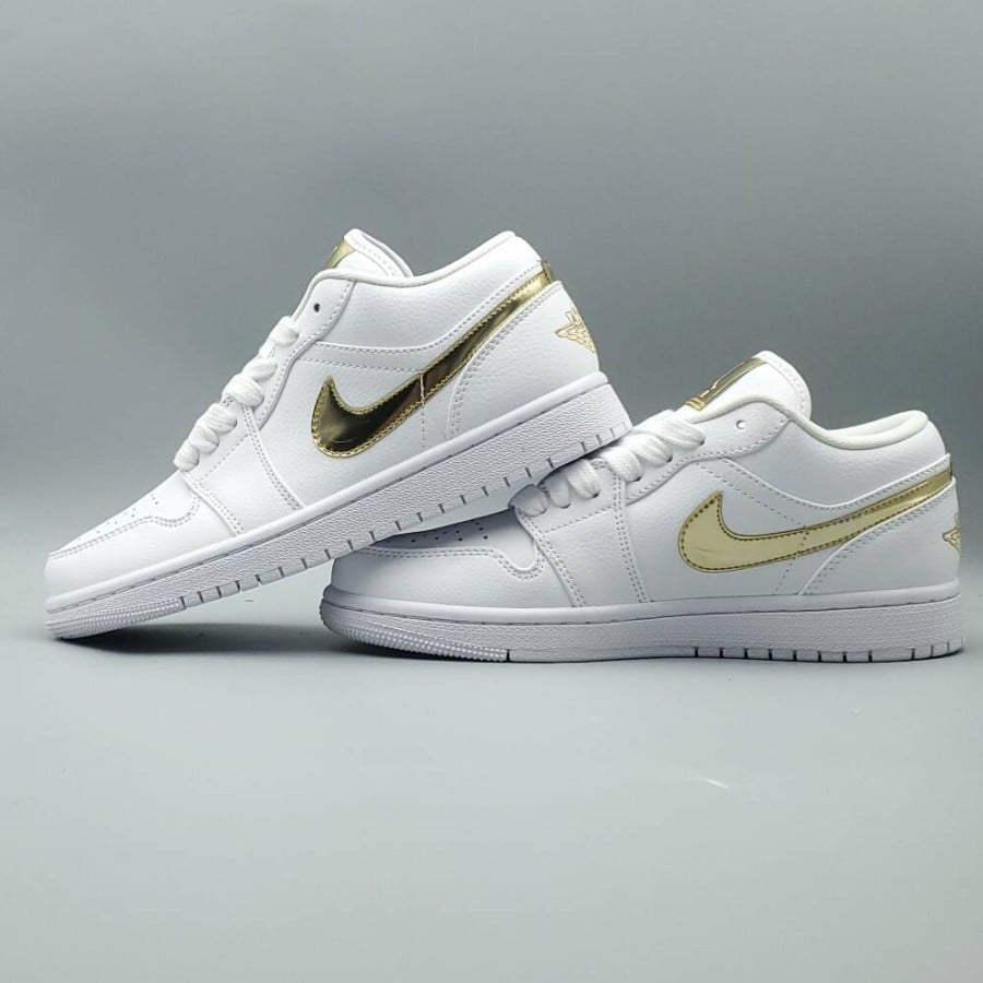 Wmns Air Jordan 1 Retro Low 