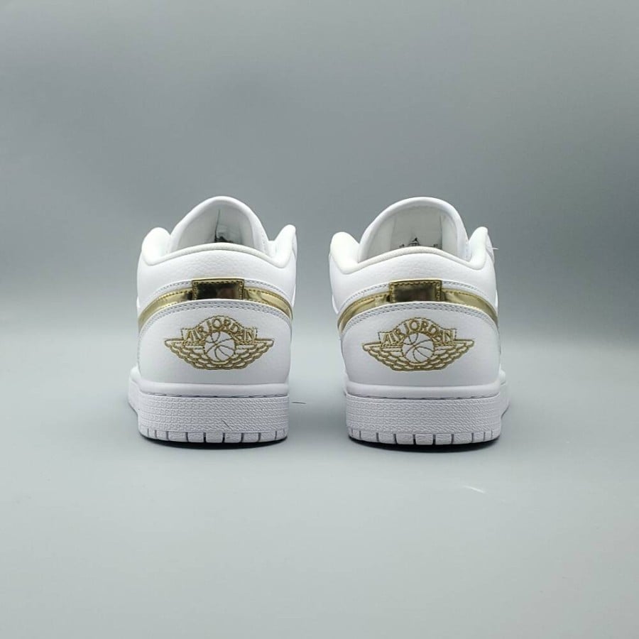 Wmns Air Jordan 1 Retro Low 