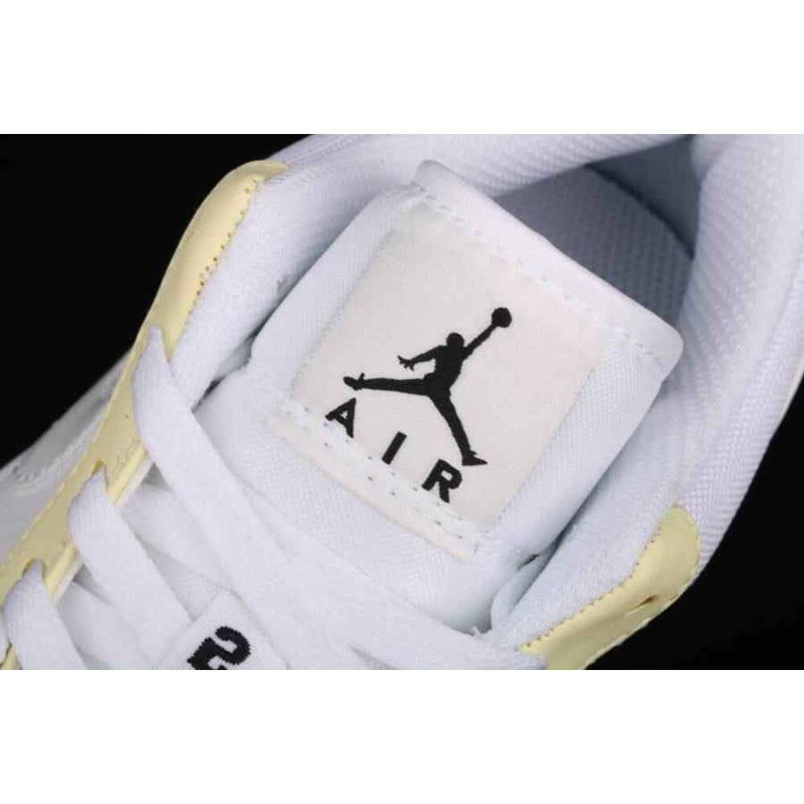 Air Jordan 1 Low 