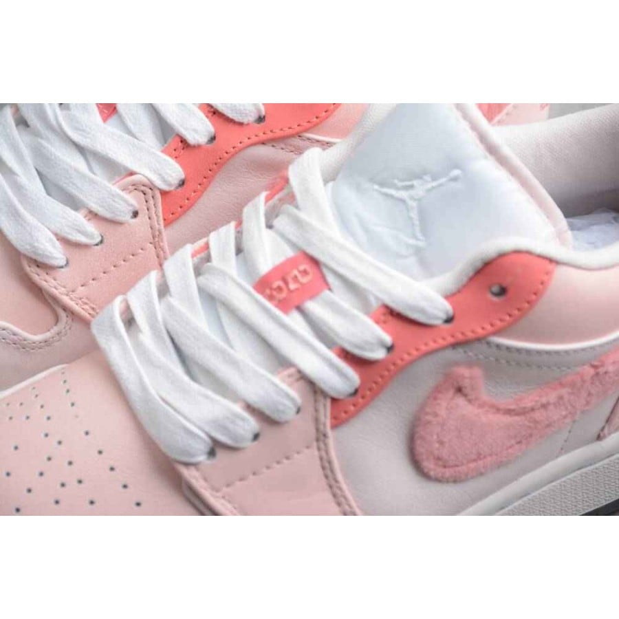 Wmns Air Jordan 1 Low SE 