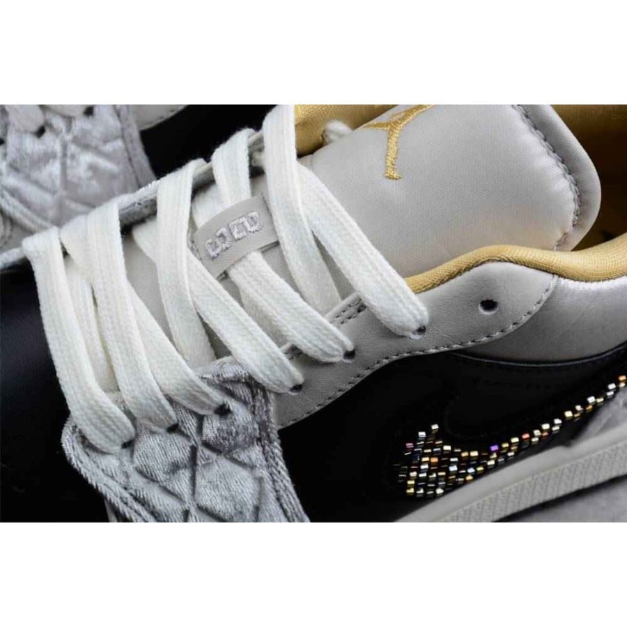 Air Jordan 1 Low SE 