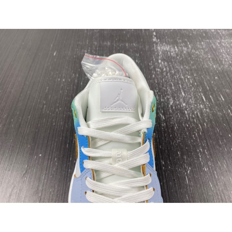 Wmns Air Jordan 1 Low SE 