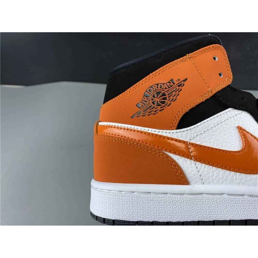 Air Jordan 1 Mid