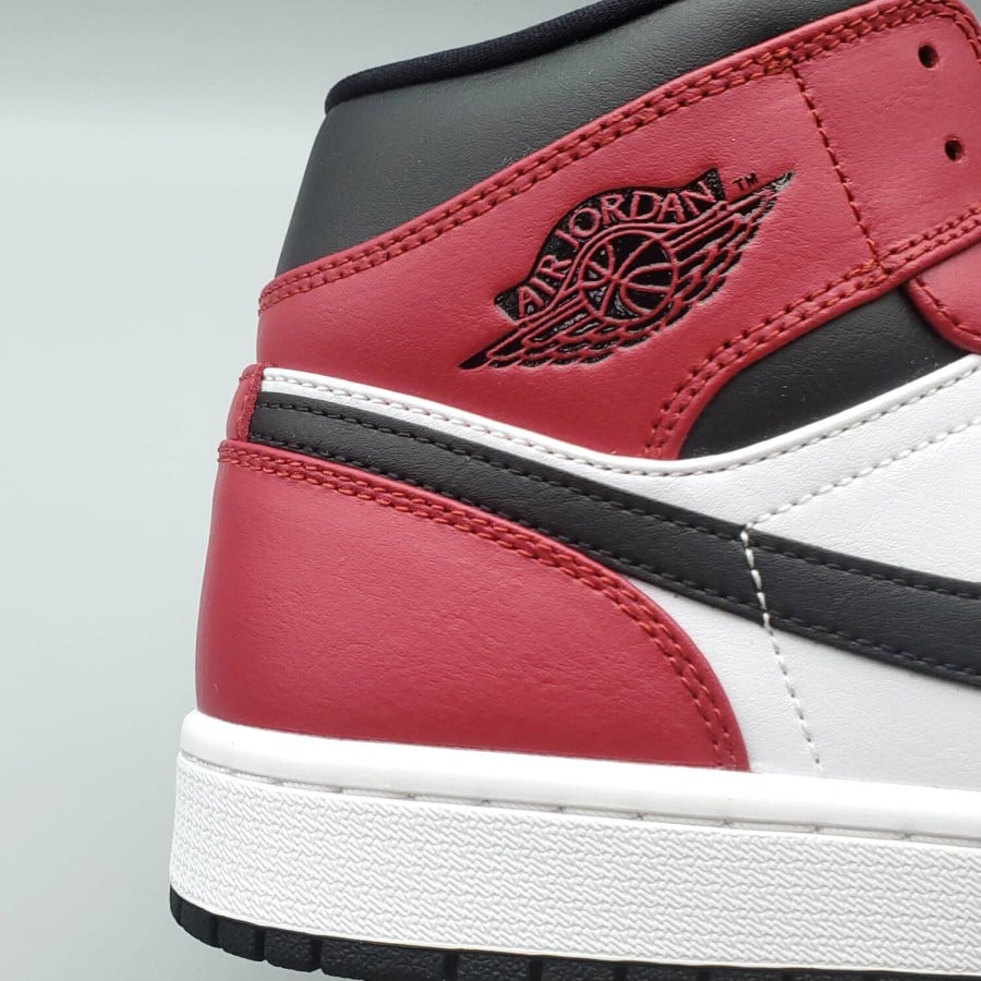 Air Jordan 1 Mid 