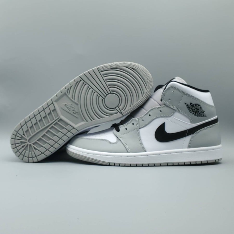 Air Jordan 1 Mid 